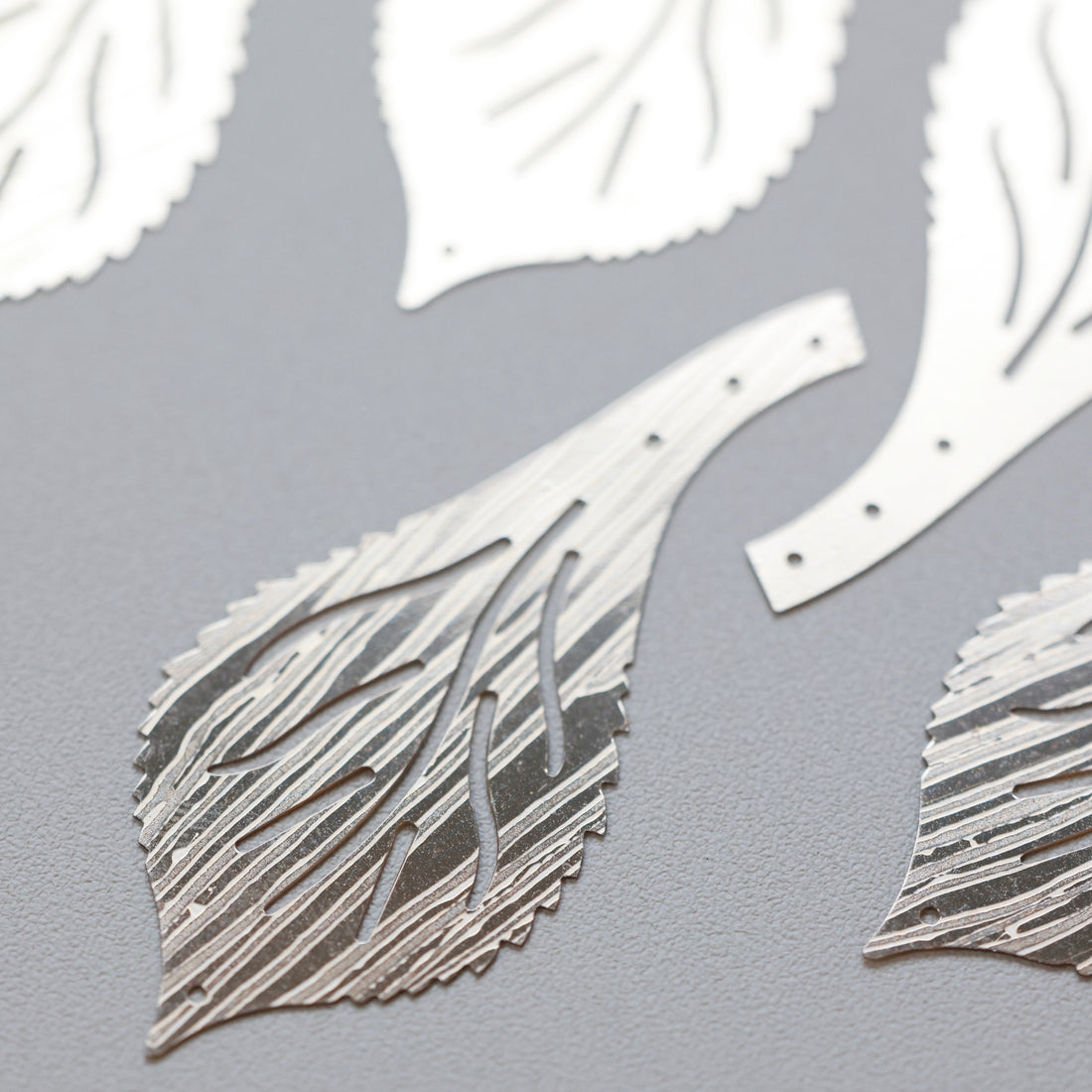 Golden Leaf Sequins （ Paillettes Langlonglois Martin ）