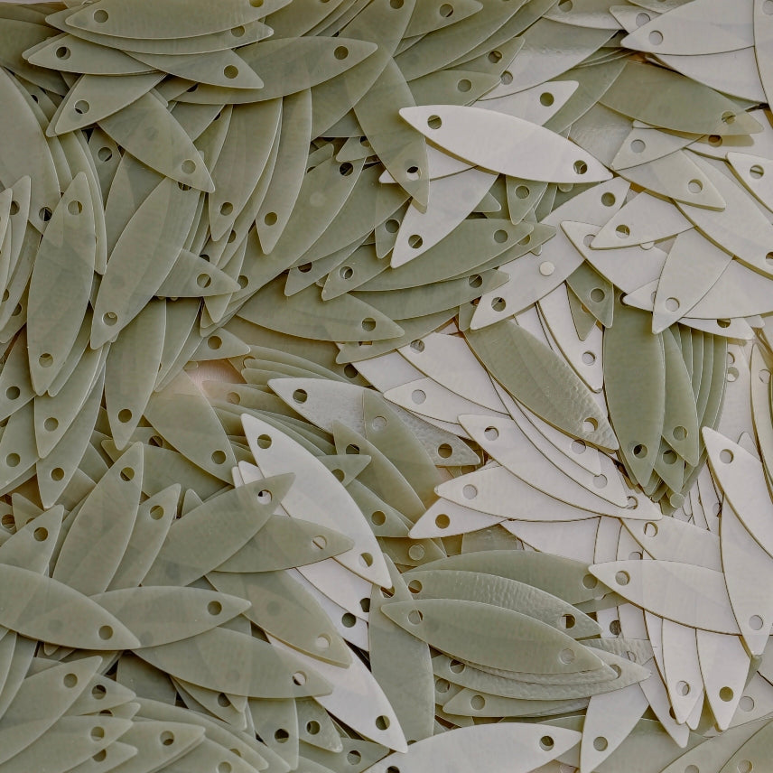 15x4mm Leaf Shape Sequins set（ 8 colors ）